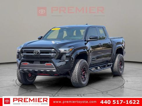 Used 2025 Toyota Tacoma SR5 AWD/4WD image 1