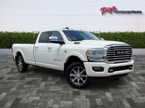 Used 2022 RAM 2500 Limited AWD/4WD image 2