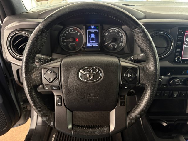 Used 2021 Toyota Tacoma TRD Off-Road w/ Technology Package AWD/4WD image 9