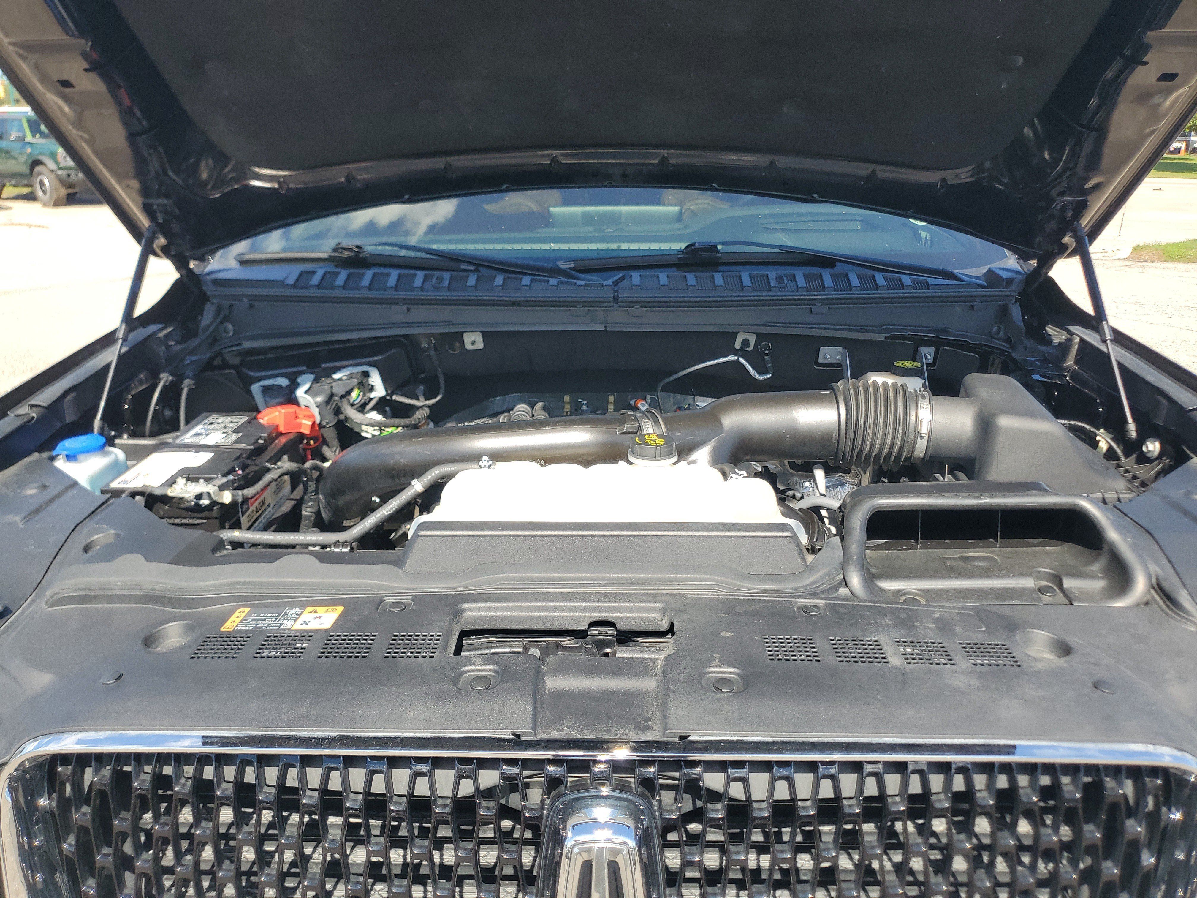 Certified 2024 Lincoln Navigator Reserve AWD/4WD image 8
