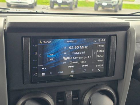 Used 2009 Jeep Wrangler X AWD/4WD image 32