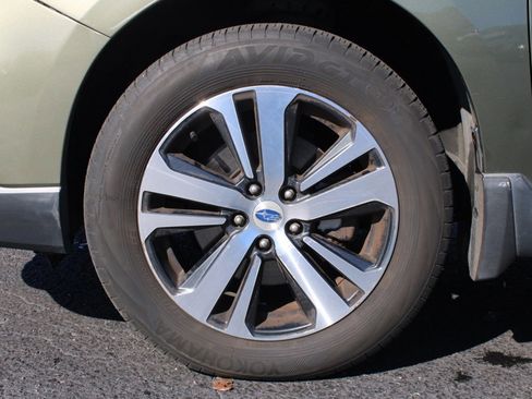 Used 2018 Subaru Outback 2.5i Limited image 14