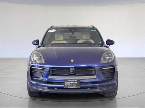 Used 2025 Porsche Macan image 11