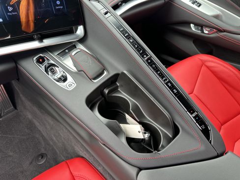 Used 2024 Chevrolet Corvette Stingray Coupe RWD image 26