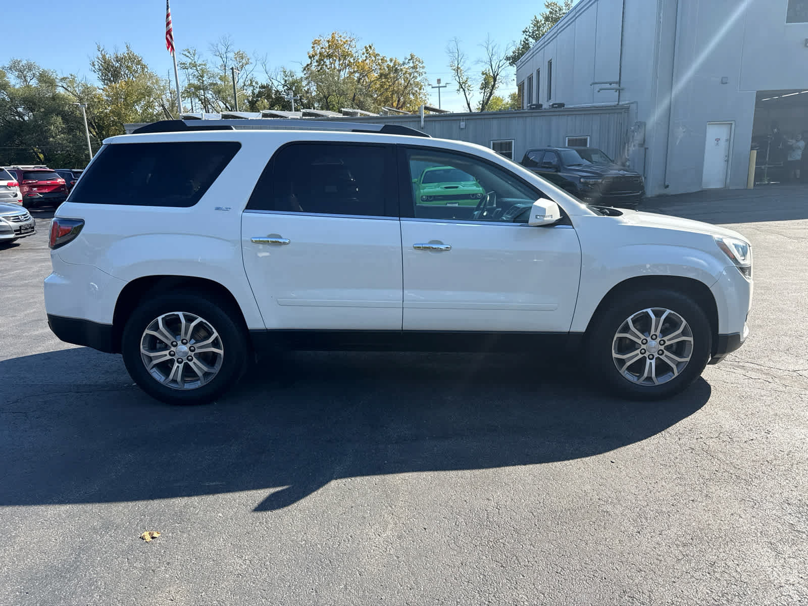 Used 2013 GMC Acadia SLT w/ Technology Package AWD/4WD image 2
