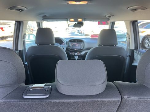 Certified 2022 Kia Soul LX w/ Technology Package image 13