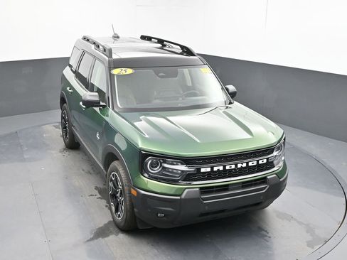 Used 2025 Ford Bronco Sport Outer Banks w/ Outer Banks Tech Package+ AWD/4WD image 42