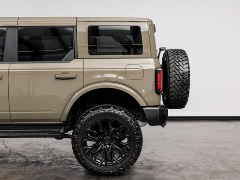 Used 2025 Ford Bronco Outer Banks AWD/4WD image 13