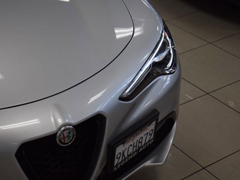 Used 2021 Alfa Romeo Stelvio Sprint w/ Nero Edizione image 8