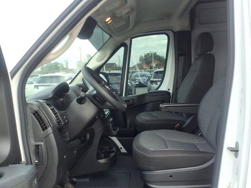 Used 2025 RAM ProMaster 2500 w/ Premium Convenience Group image 14
