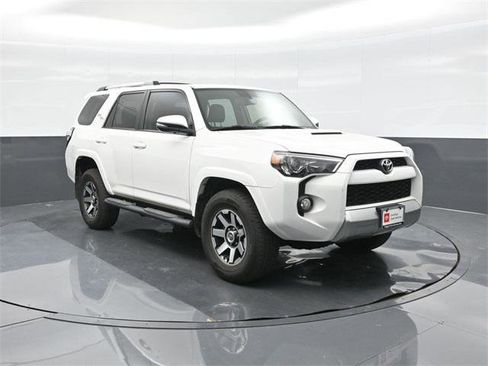 Certified 2018 Toyota 4Runner TRD Off-Road Premium image 22