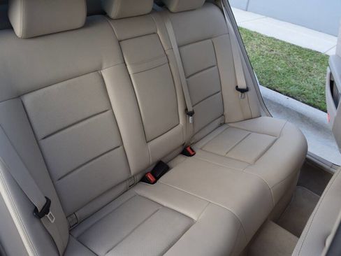 Used 2014 Mercedes-Benz E 350 Sedan image 48