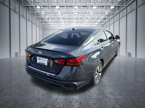 Used 2022 Nissan Altima 2.5 SV FWD image 5