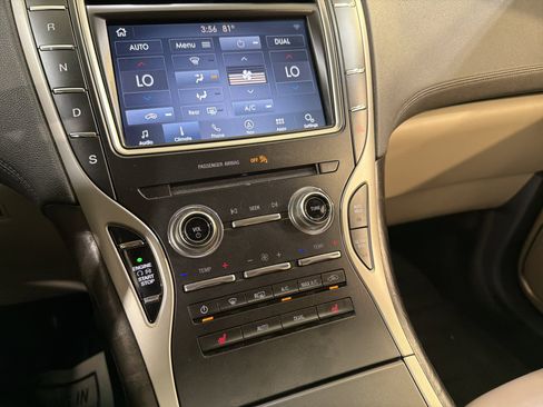 Used 2019 Lincoln Nautilus Select w/ Cargo Utility Package image 17