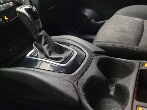 Used 2020 Nissan Rogue SV AWD/4WD image 26