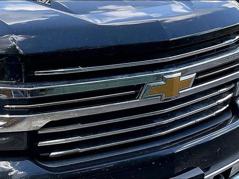 Used 2019 Chevrolet Silverado 1500 High Country AWD/4WD image 28