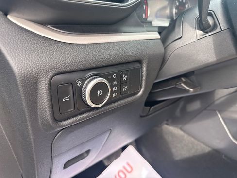 Used 2024 Ford Explorer XLT w/ Equipment Group 202A image 28