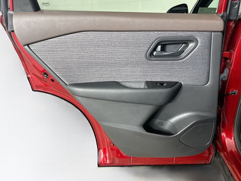 Used 2023 Nissan Rogue S FWD image 25