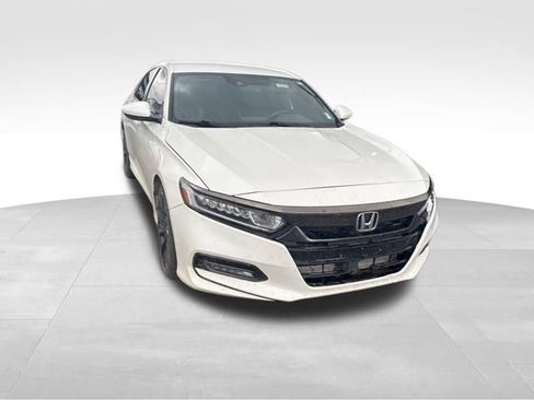 Used 2018 Honda Accord Sport image 7