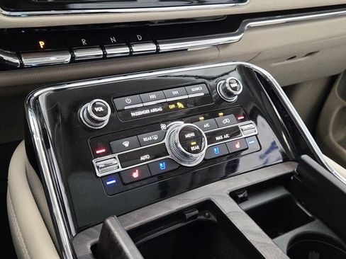 Used 2021 Lincoln Navigator Reserve w/ Luxury Package AWD/4WD image 26