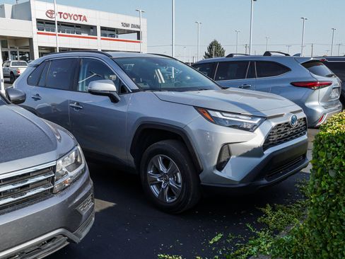 Certified 2024 Toyota RAV4 XLE AWD/4WD image 2