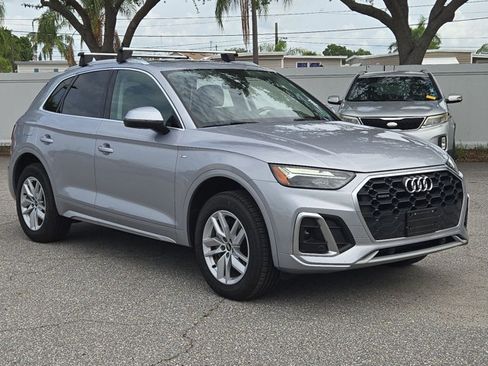 Used 2022 Audi Q5 2.0T Premium w/ Convenience Package AWD/4WD image 3