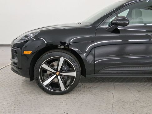 New 2026 Porsche Macan image 23