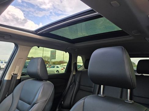 Used 2025 Nissan Rogue SL w/ Tech Package image 31