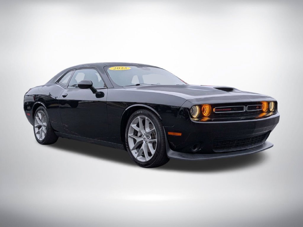 Used 2023 Dodge Challenger GT RWD image 2