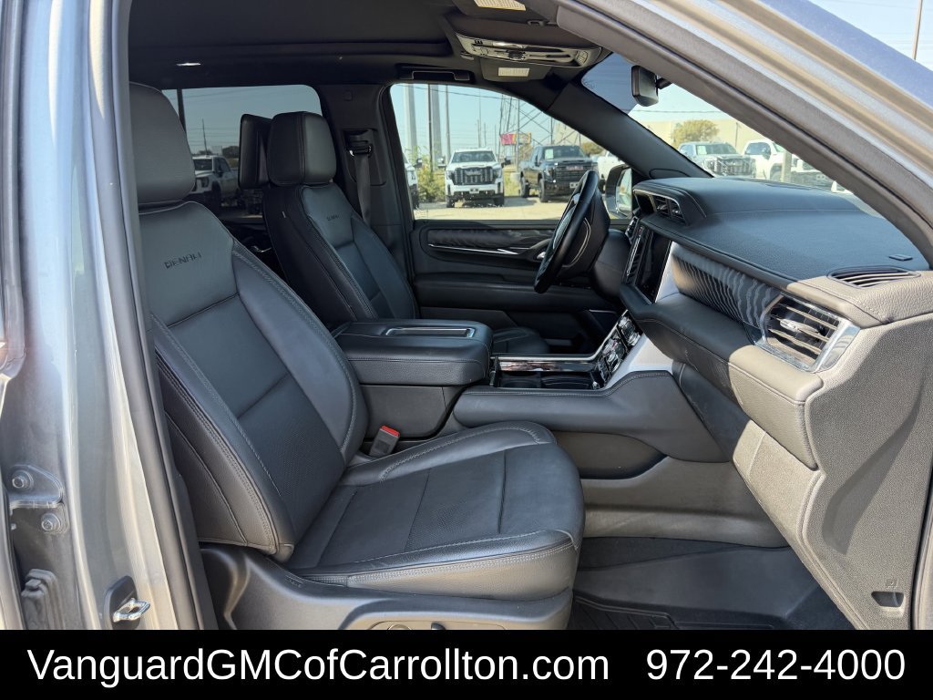 Used 2023 GMC Yukon XL Denali AWD/4WD image 32