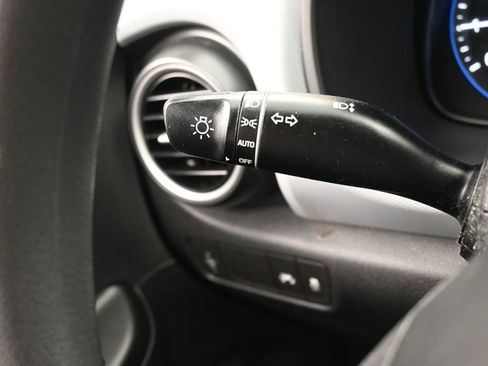 Used 2019 Hyundai Kona SE image 17