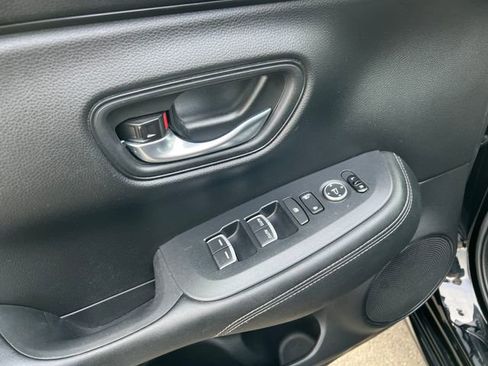 Certified 2023 Honda HR-V EX-L image 32