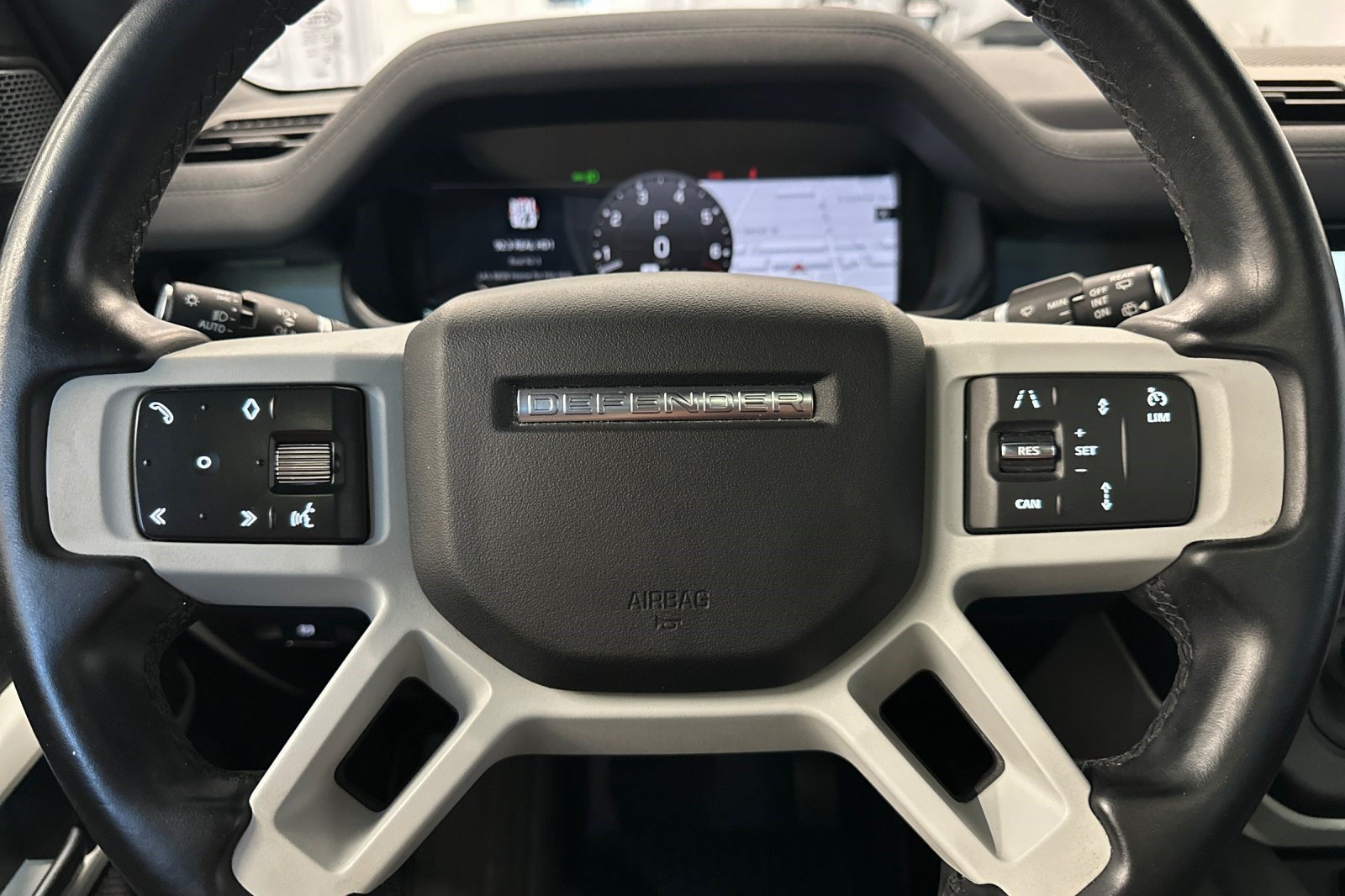 Used 2023 Land Rover Defender 90 X-Dynamic SE AWD/4WD image 11