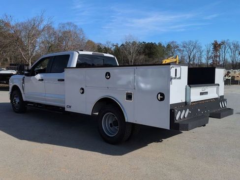 New 2025 Ford F350 XL w/ XL Chrome Package image 6