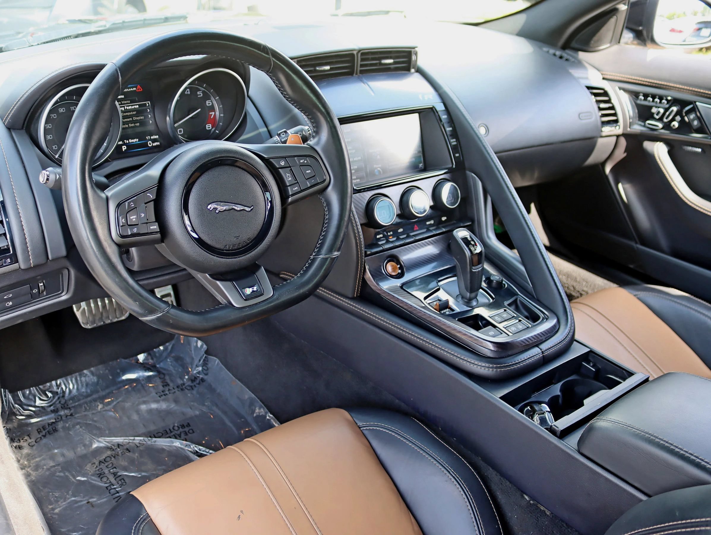 Used 2015 Jaguar F-TYPE R RWD image 17