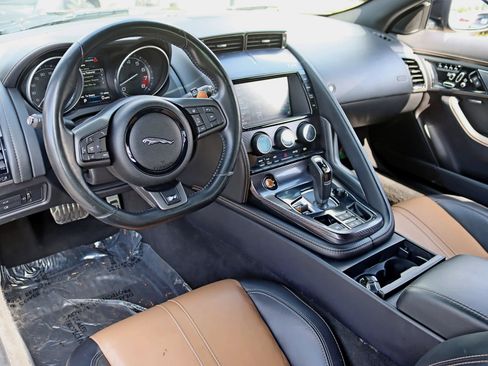 Used 2015 Jaguar F-TYPE R RWD image 17