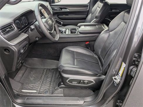 Certified 2024 Jeep Wagoneer Series III image 10