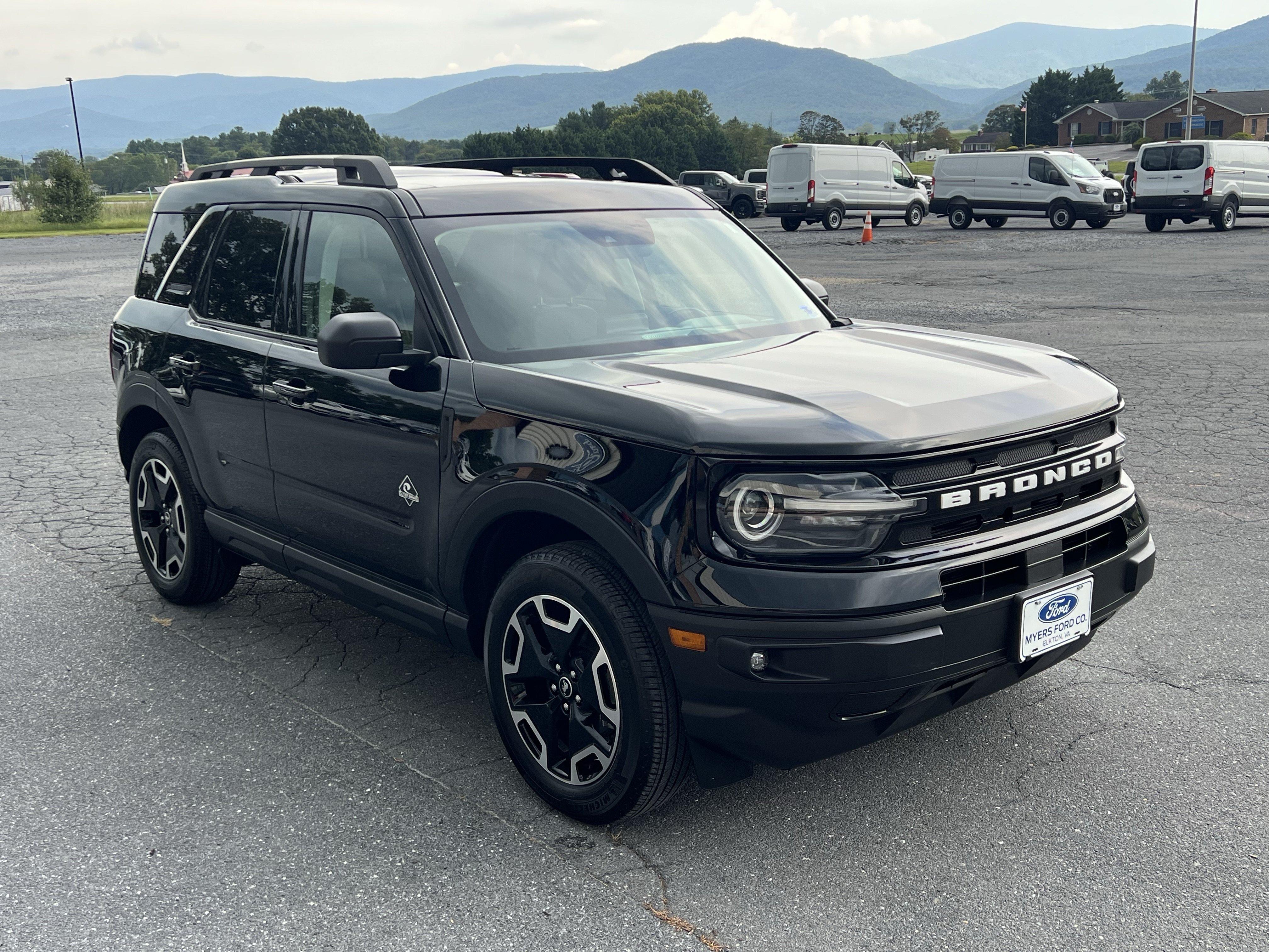Used 2023 Ford Bronco Sport Outer Banks w/ Tech Package AWD/4WD image 5