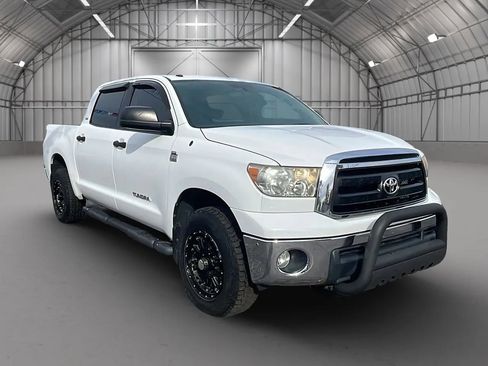 Used 2011 Toyota Tundra 4x4 CrewMax image 7