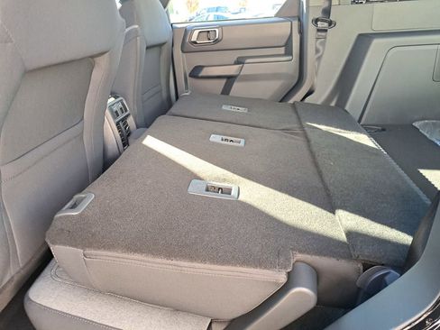 New 2025 Ford Bronco 4-Door image 13