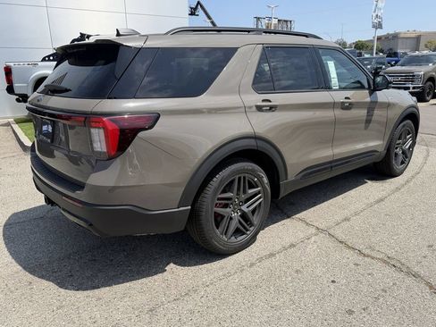 New 2026 Ford Explorer ST-Line w/ ST-Line Street Pack RWD image 6