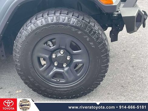 Used 2024 Jeep Wrangler Unlimited Sport AWD/4WD image 12