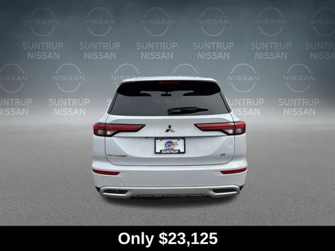 Used 2024 Mitsubishi Outlander SE image 4