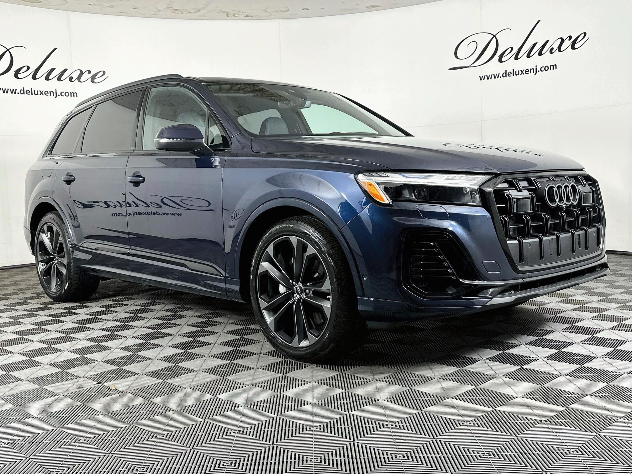 Used 2025 Audi Q7 3.0T Prestige AWD/4WD image 1