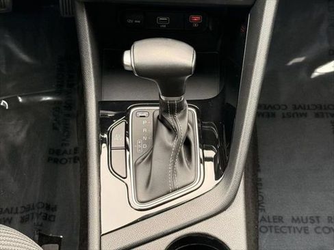 Used 2022 Kia Niro LXS FWD image 27