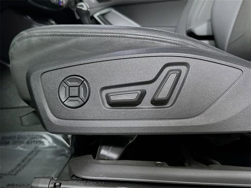 Used 2020 Audi Q3 2.0T Premium w/ Convenience Package image 20