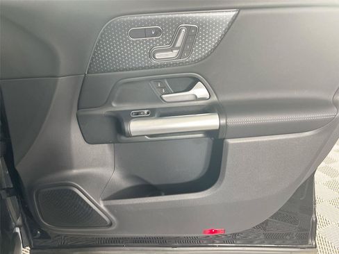 Certified 2024 Mercedes-Benz GLA 250 4MATIC image 29