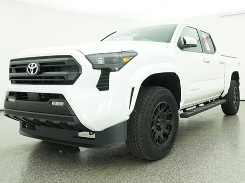 Used 2026 Toyota Tacoma SR5 RWD image 32