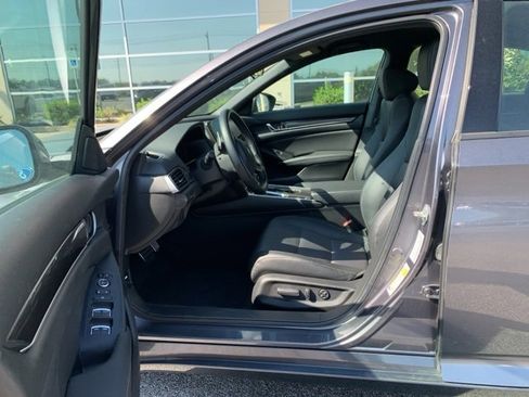 Used 2019 Honda Accord Sport image 9