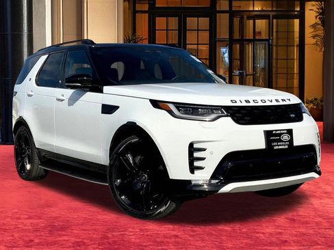 Used 2025 Land Rover Discovery Dynamic SE AWD/4WD image 5